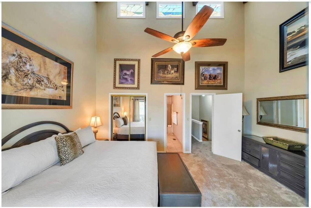 Ferienhaus New Listing!!! 4 Min Walk To The Beach! Destin