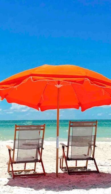 New Listing!!! 4 Min Walk To The Beach! Ferienhaus Destin